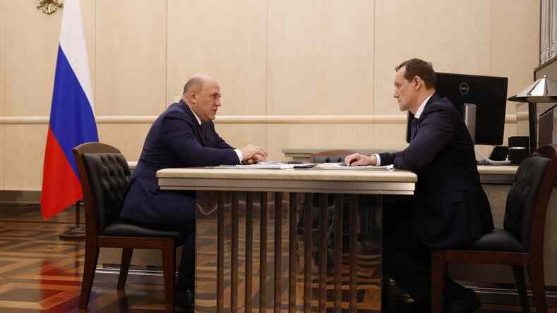 Встреча главы кабмина с руководителем Росреестра
